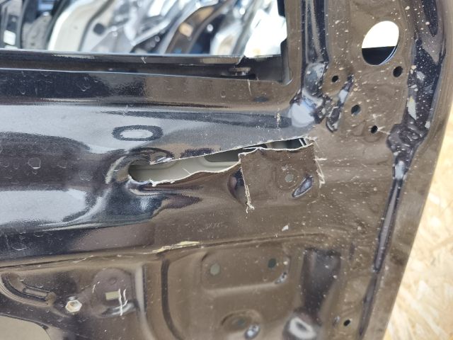 bontott SKODA OCTAVIA IV Bal első Ajtó (Üres lemez)