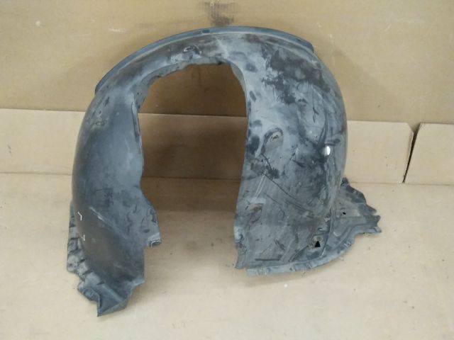 bontott SKODA OCTAVIA IV Bal első Dobbetét (Kerékjárati, Műanyag)