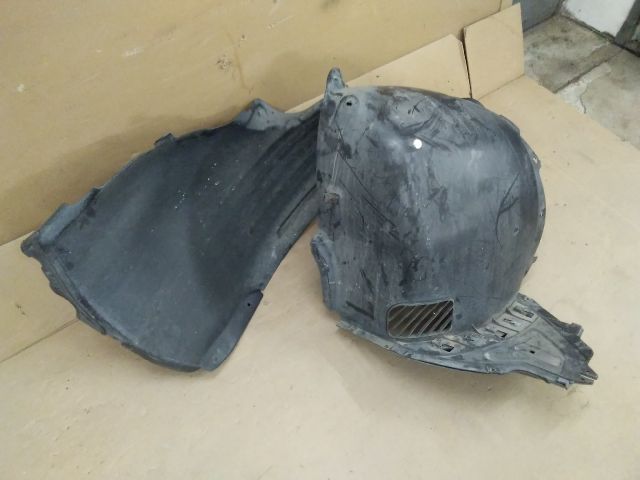 bontott SKODA OCTAVIA IV Bal első Dobbetét (Kerékjárati, Műanyag)