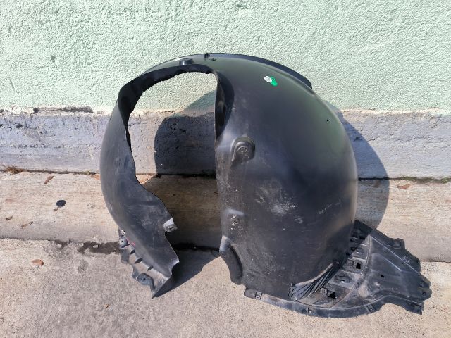 bontott SKODA OCTAVIA IV Bal első Dobbetét (Kerékjárati, Műanyag)