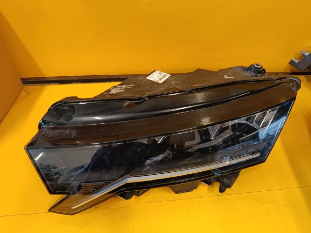 bontott SKODA OCTAVIA IV Bal Fényszóró