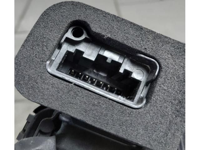 bontott SKODA OCTAVIA IV Bal hátsó Ajtózár