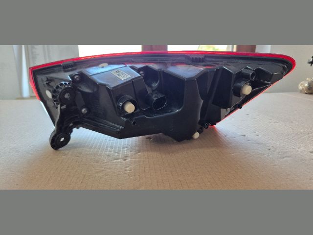 bontott SKODA OCTAVIA IV Bal Hátsó Lámpa