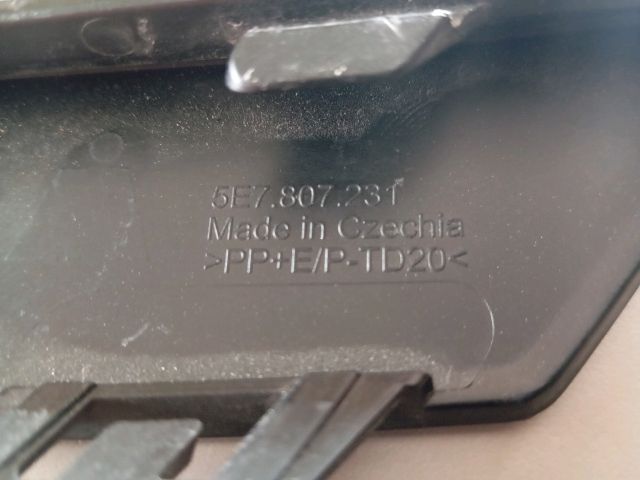 bontott SKODA OCTAVIA IV Bal hátsó Lökhárító Díszléc