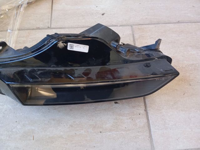 bontott SKODA OCTAVIA IV Bal Ködfényszóró