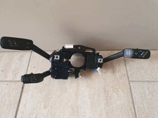 bontott SKODA OCTAVIA IV Bal Kormánykapcsoló Irányjelző (Tempomatos)