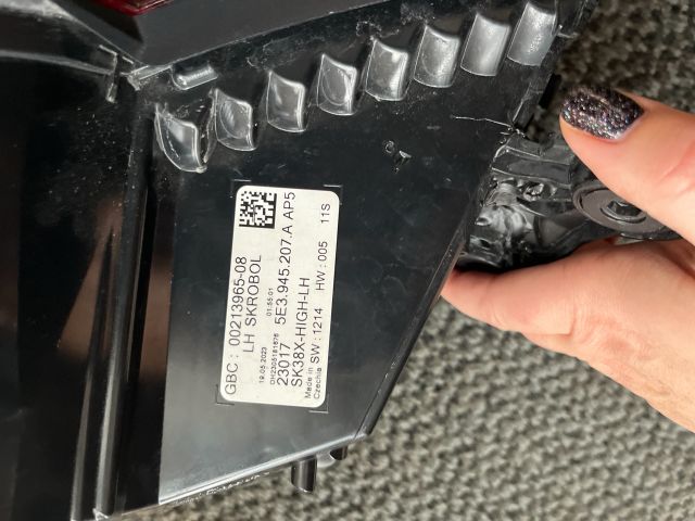 bontott SKODA OCTAVIA IV Bal Külső Hátsó Lámpa