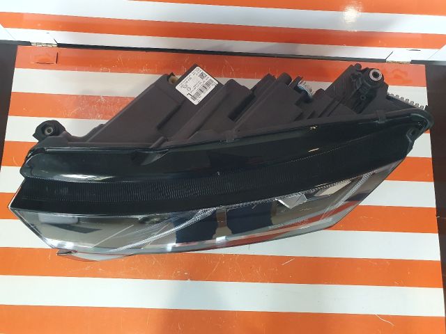 bontott SKODA OCTAVIA IV Bal Ledes Fényszóró