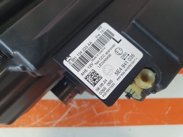 bontott SKODA OCTAVIA IV Bal Ledes Fényszóró