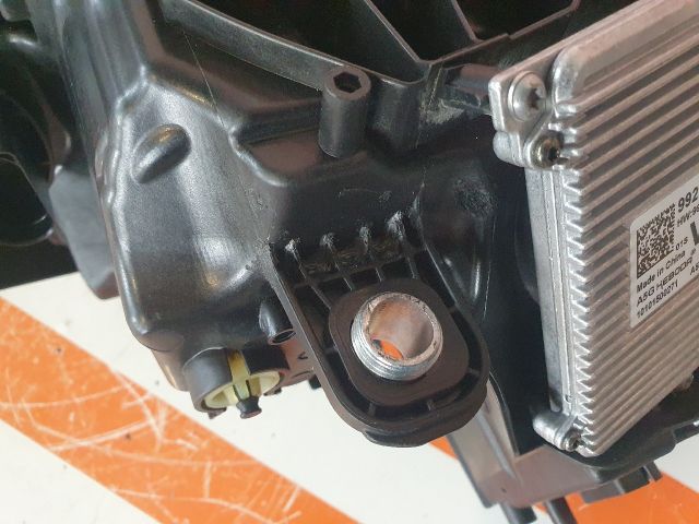 bontott SKODA OCTAVIA IV Bal Ledes Fényszóró