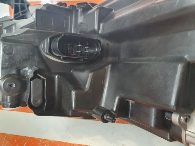 bontott SKODA OCTAVIA IV Bal Ledes Fényszóró