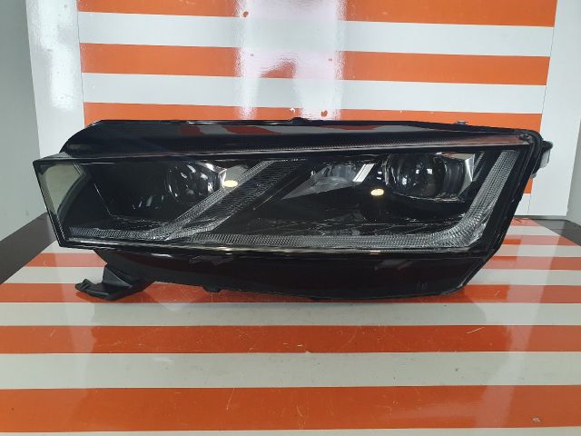 bontott SKODA OCTAVIA IV Bal Ledes Fényszóró