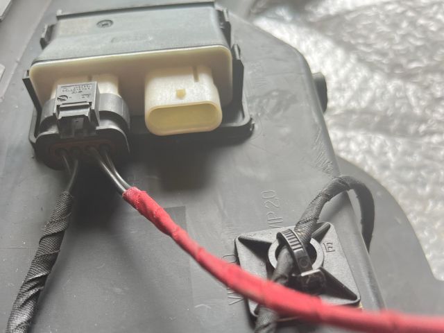 bontott SKODA OCTAVIA IV Csomagtér Ajtó Vezérlőegység