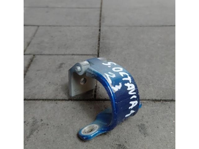 bontott SKODA OCTAVIA IV Csomagtérajtó Bal Zsanér