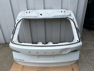 bontott SKODA OCTAVIA IV Csomagtérajtó (Üres lemez)