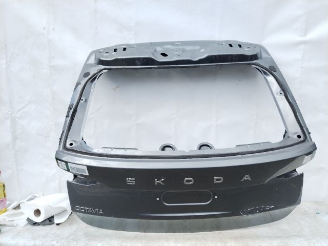 bontott SKODA OCTAVIA IV Csomagtérajtó (Üres lemez)