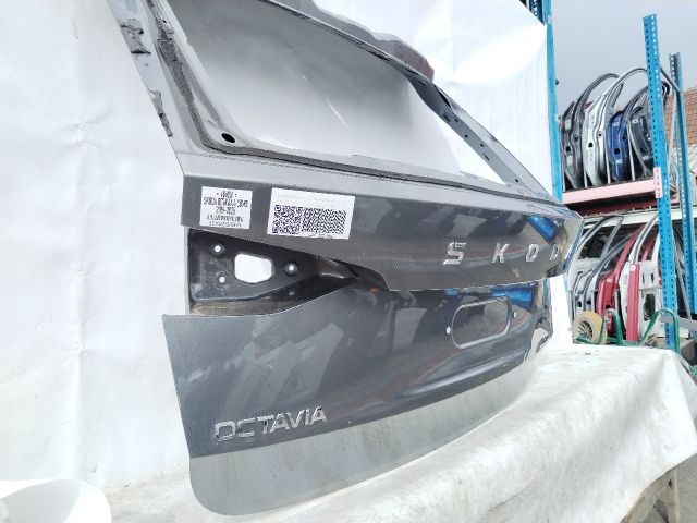 bontott SKODA OCTAVIA IV Csomagtérajtó (Üres lemez)