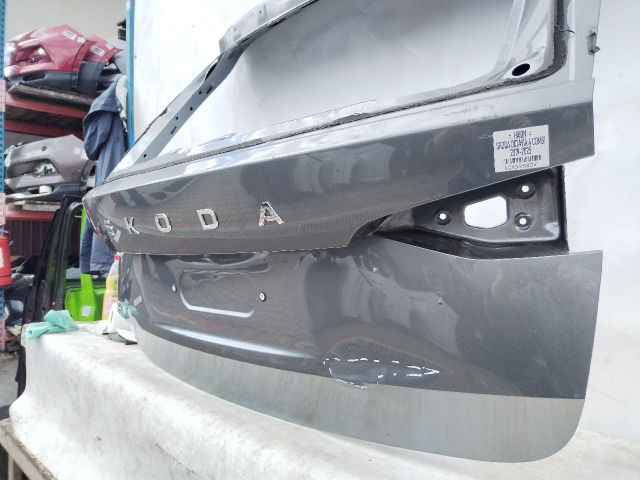 bontott SKODA OCTAVIA IV Csomagtérajtó (Üres lemez)