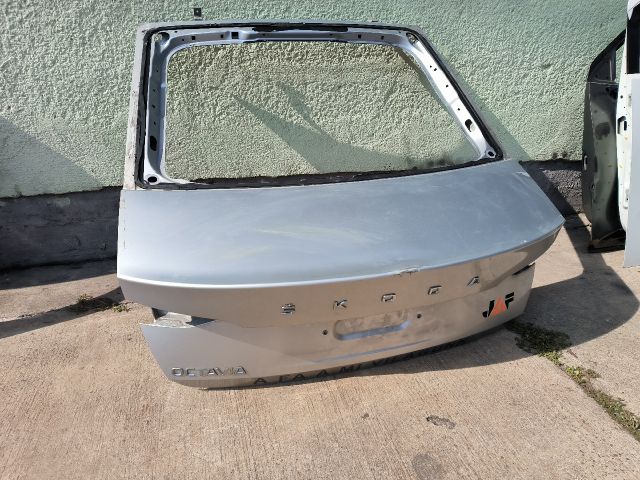 bontott SKODA OCTAVIA IV Csomagtérajtó (Üres lemez)