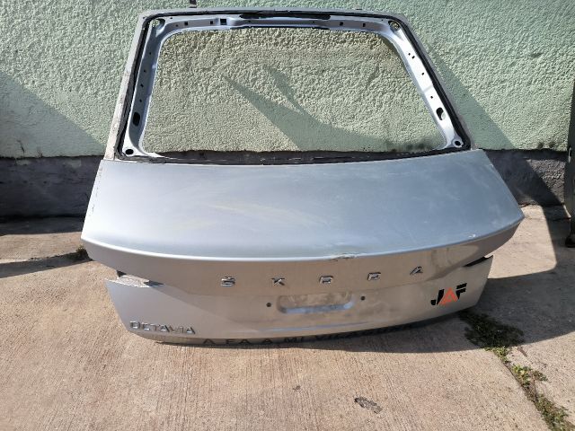 bontott SKODA OCTAVIA IV Csomagtérajtó (Üres lemez)