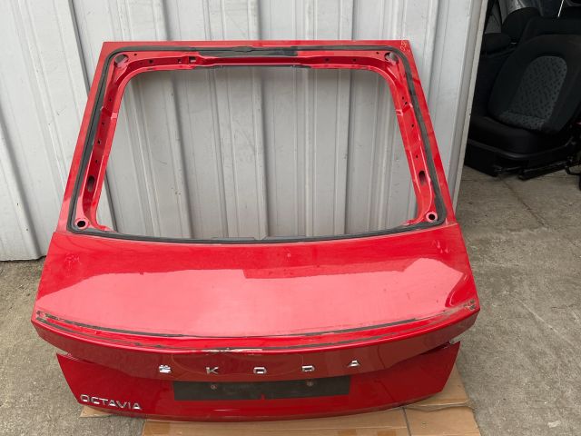 bontott SKODA OCTAVIA IV Csomagtérajtó (Üres lemez)