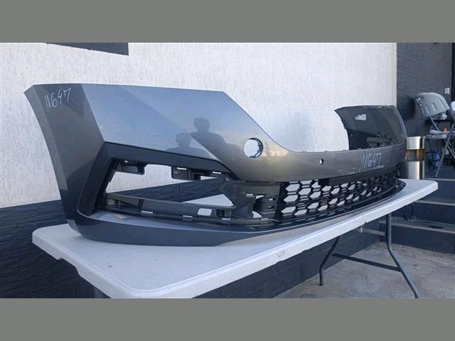 bontott SKODA OCTAVIA IV Első Lökhárító (Részeivel)