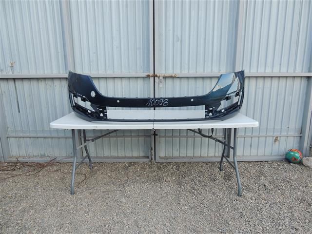 bontott SKODA OCTAVIA IV Első Lökhárító (Részeivel)