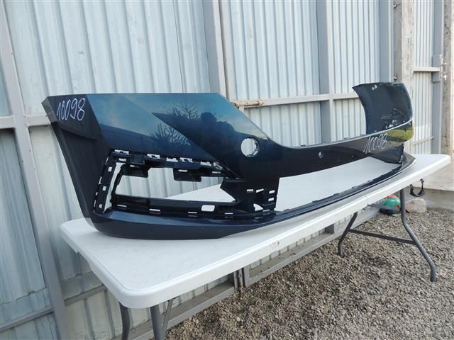 bontott SKODA OCTAVIA IV Első Lökhárító (Részeivel)