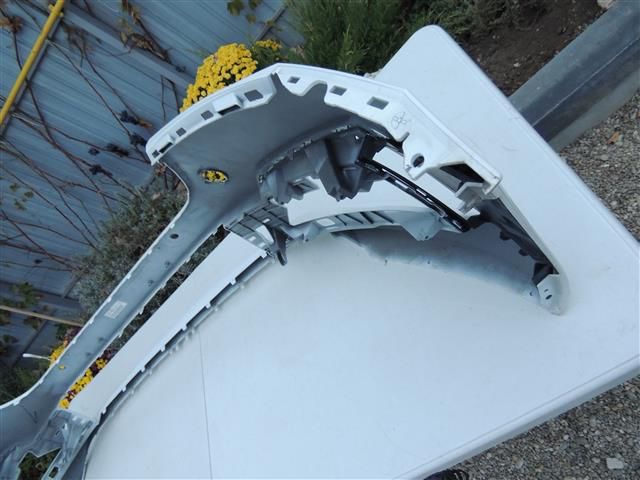 bontott SKODA OCTAVIA IV Első Lökhárító (Részeivel)