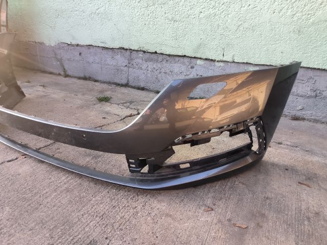 bontott SKODA OCTAVIA IV Első Lökhárító (Részeivel)