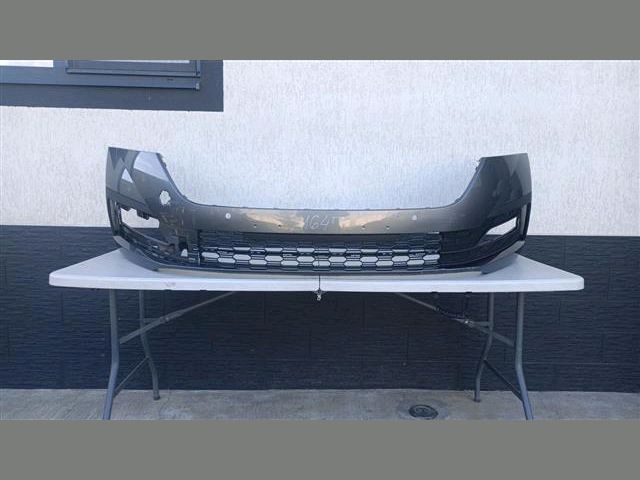 bontott SKODA OCTAVIA IV Első Lökhárító (Részeivel)