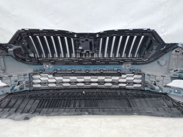 bontott SKODA OCTAVIA IV Első Lökhárító (Üresen)