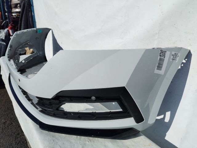 bontott SKODA OCTAVIA IV Első Lökhárító (Üresen)