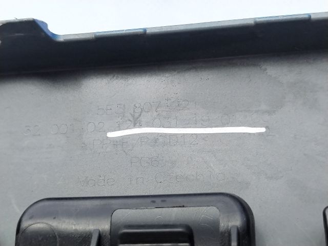 bontott SKODA OCTAVIA IV Első Lökhárító (Üresen)