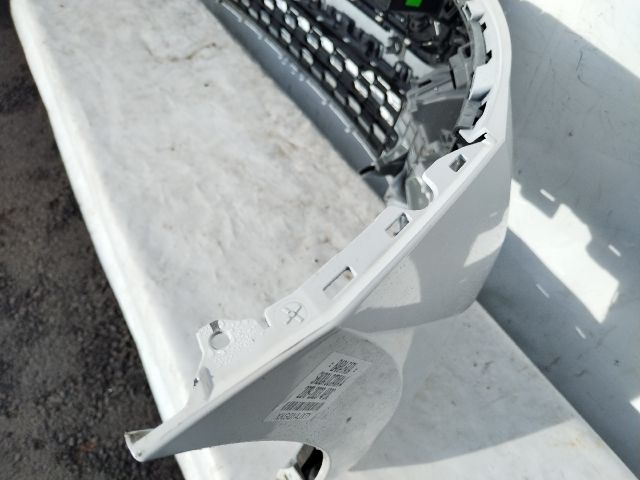 bontott SKODA OCTAVIA IV Első Lökhárító (Üresen)