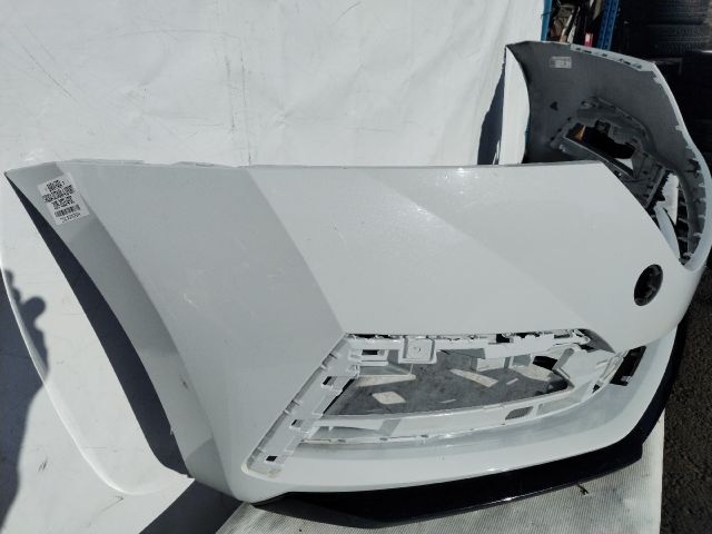 bontott SKODA OCTAVIA IV Első Lökhárító (Üresen)