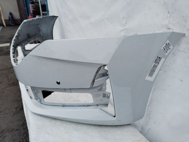 bontott SKODA OCTAVIA IV Első Lökhárító (Üresen)