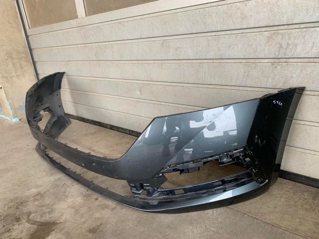 bontott SKODA OCTAVIA IV Első Lökhárító (Üresen)