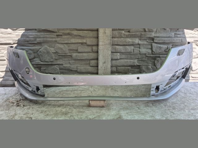 bontott SKODA OCTAVIA IV Első Lökhárító (Üresen)