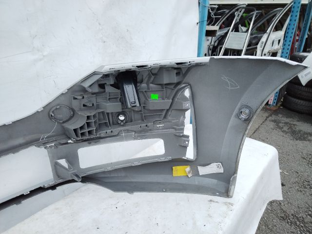 bontott SKODA OCTAVIA IV Első Lökhárító (Üresen)