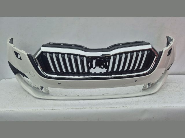 bontott SKODA OCTAVIA IV Első Lökhárító (Üresen)