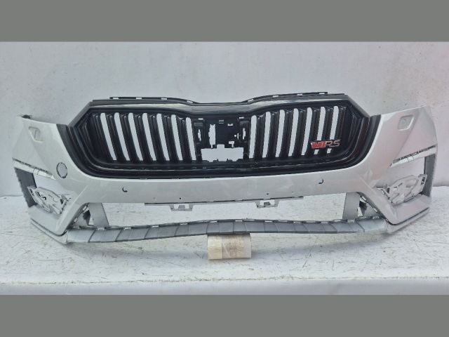 bontott SKODA OCTAVIA IV Első Lökhárító (Üresen)