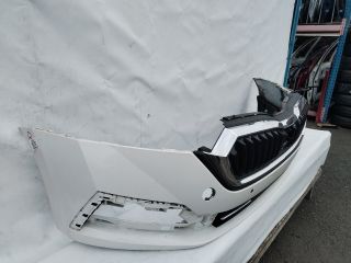 bontott SKODA OCTAVIA IV Első Lökhárító (Üresen)