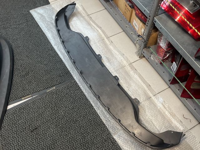 bontott SKODA OCTAVIA IV Hátsó Lökhárító Alsó (Műanyag)