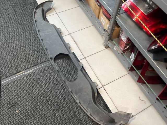 bontott SKODA OCTAVIA IV Hátsó Lökhárító Alsó (Műanyag)