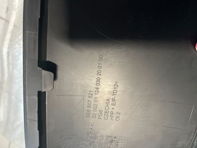 bontott SKODA OCTAVIA IV Hátsó Lökhárító Alsó (Műanyag)