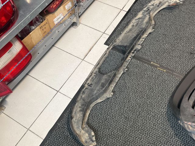 bontott SKODA OCTAVIA IV Hátsó Lökhárító Alsó (Műanyag)