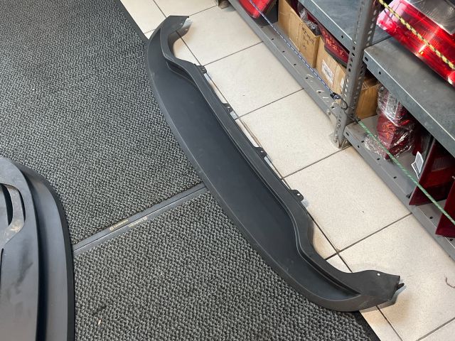 bontott SKODA OCTAVIA IV Hátsó Lökhárító Alsó (Műanyag)