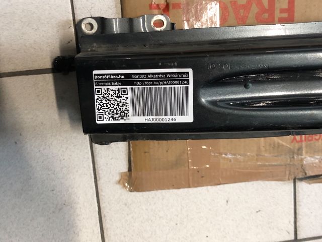 bontott SKODA OCTAVIA IV Hátsó Lökhárító Merevítő (Fém)