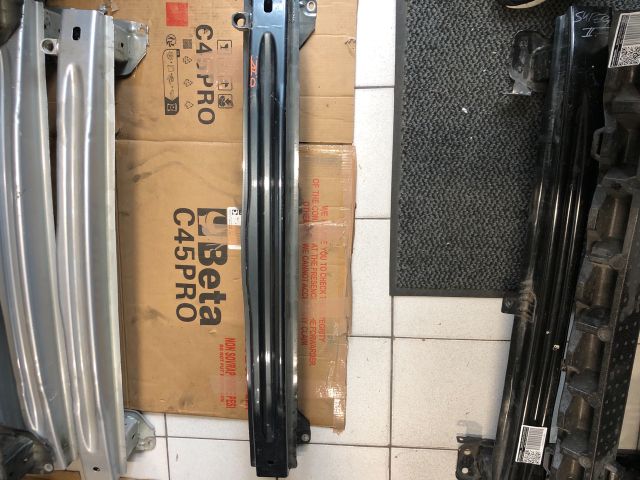 bontott SKODA OCTAVIA IV Hátsó Lökhárító Merevítő (Fém)